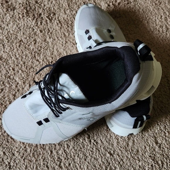 ON Running Cloud 5 Waterproof Shoes Glacier/White Womens 10.5 EUC - Picture 3 of 16